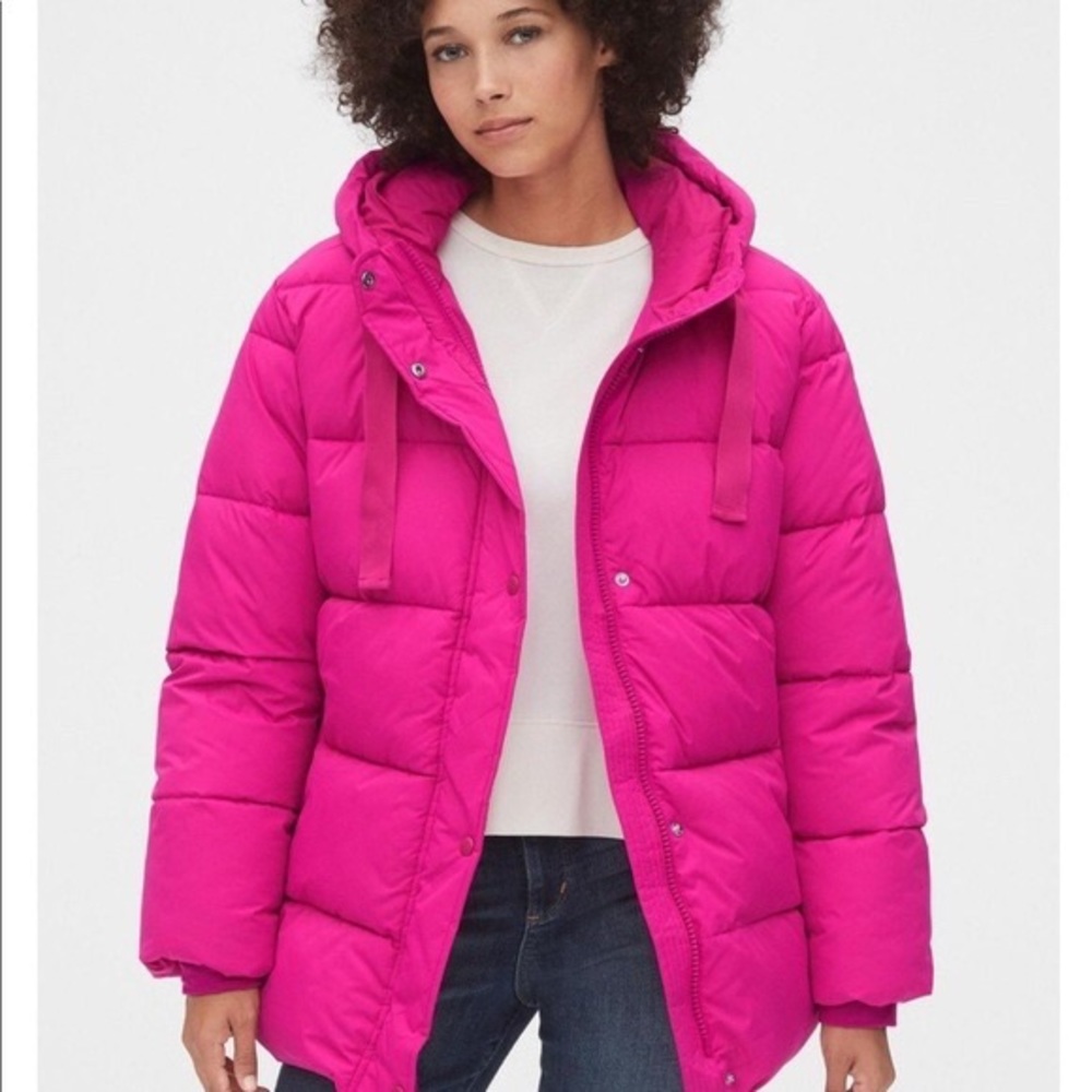 GAP The Upcycled Puffer Jacket Fuschia pink